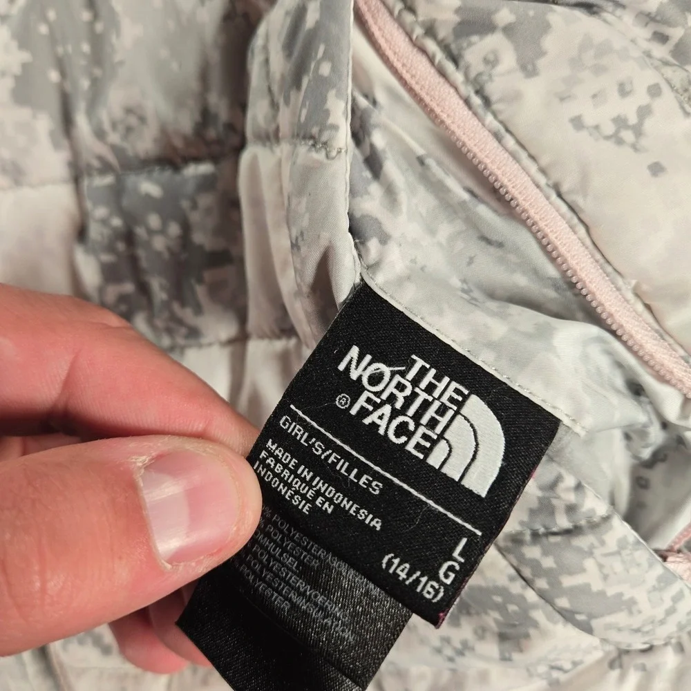 The North Face‎ Girls Reversible Mossbud Swirl Jacket L 14/16 Pink Gray Digital